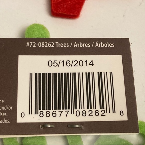 Dimensions Red Green Christmas Tree Scrapbook Card Making Embellishments 60ct - Picture 5 of 14